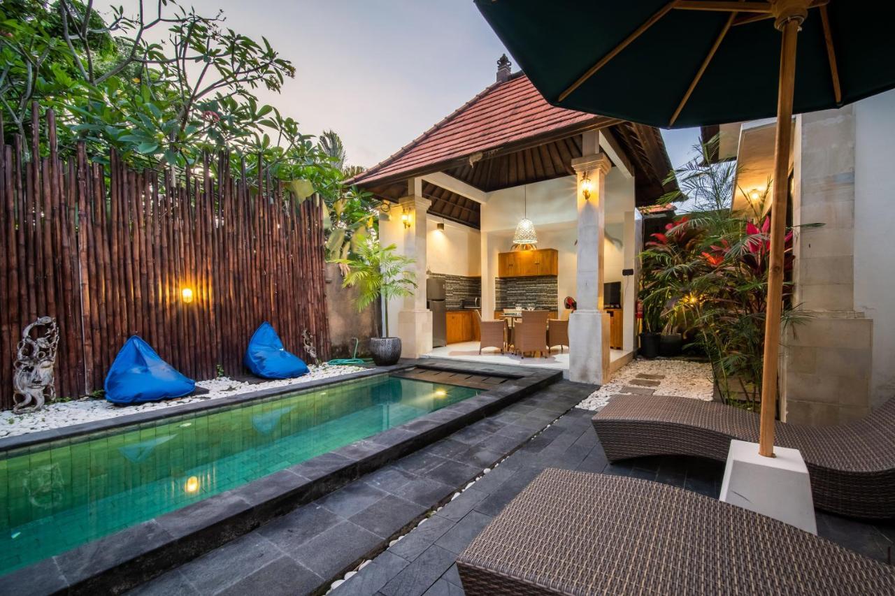 Villa Banua Seminyak Exterior photo