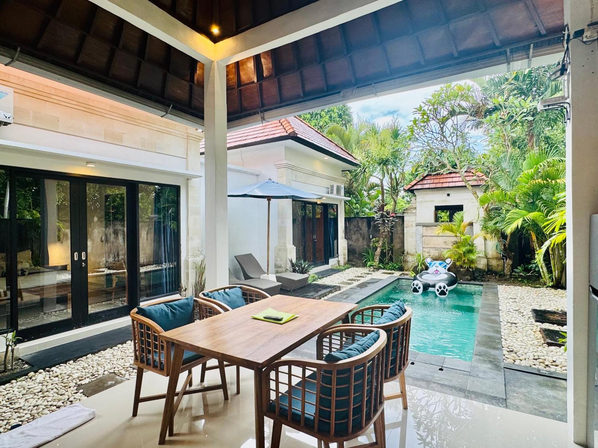 Villa Banua Seminyak Exterior photo
